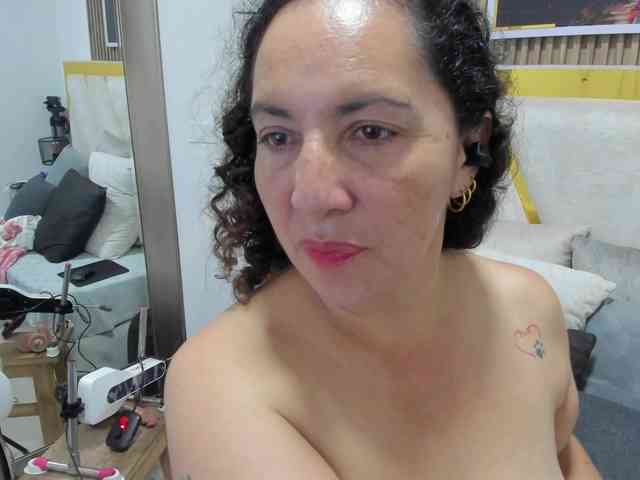 Luna-Naughty1 webcam