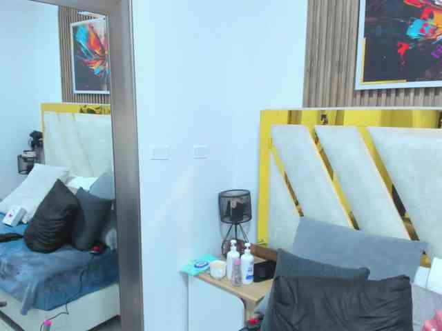 Luna-Naughty1 webcam