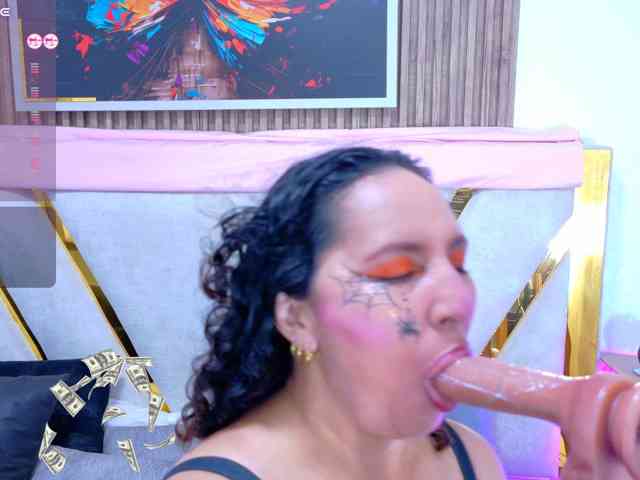 Luna-Naughty1