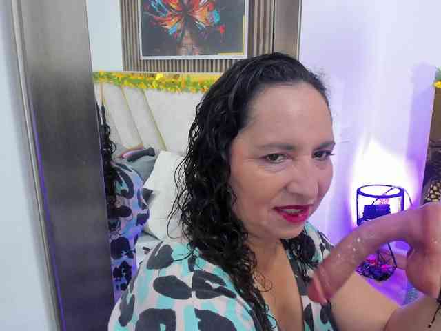 Luna-Naughty1 webcam