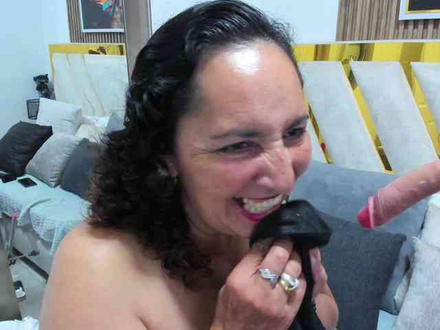 Luna-Naughty1 webcam