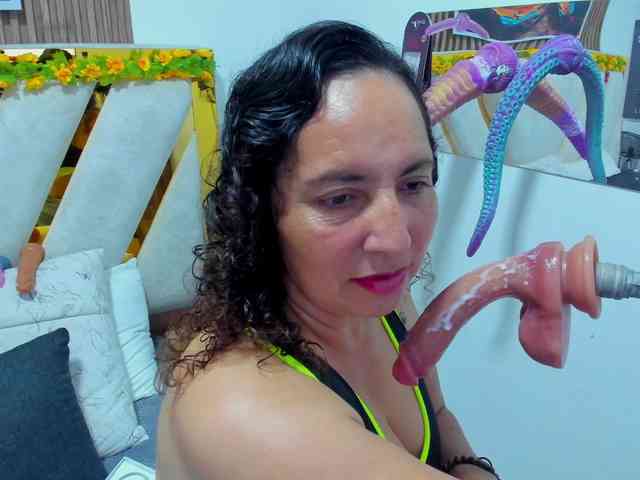 Luna-Naughty1 webcam