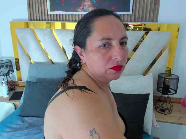 Luna-Naughty1 webcam