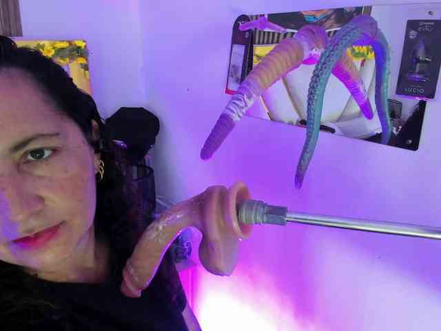 Luna-Naughty1