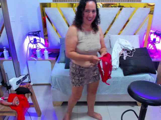 Luna-Naughty1 webcam