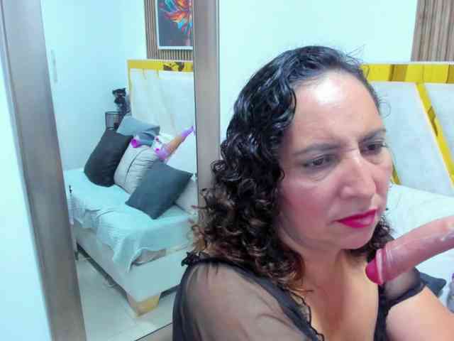 Luna-Naughty1 webcam