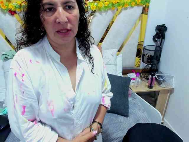 Luna-Naughty1 webcam