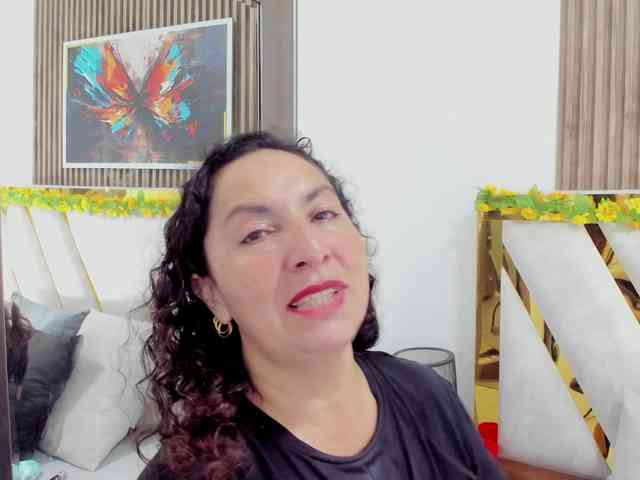 Luna-Naughty1 webcam