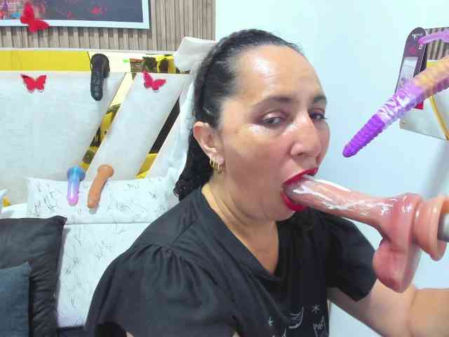 Luna-Naughty1 webcam
