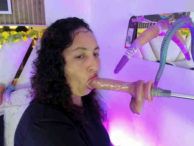 Luna-Naughty1 webcam