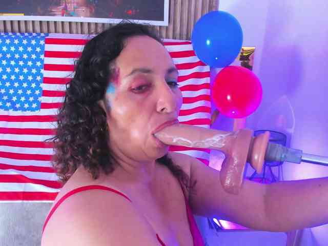 Luna-Naughty1 webcam