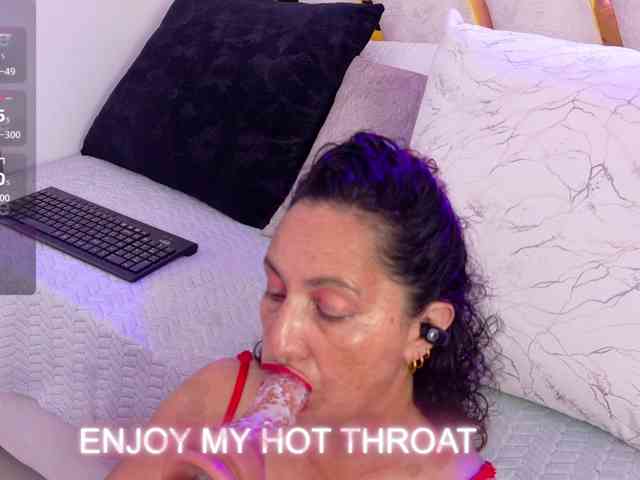 Luna-Naughty1 webcam