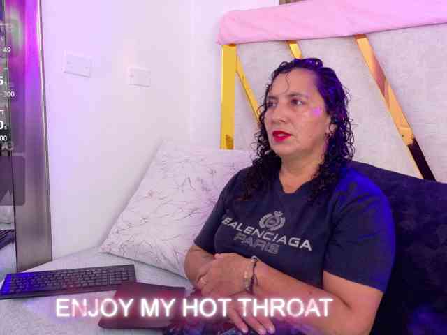 Luna-Naughty1 webcam