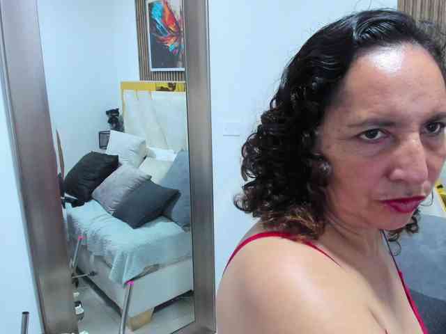 Luna-Naughty1