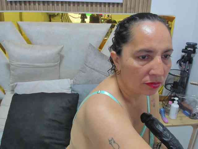 Luna-Naughty1 webcam