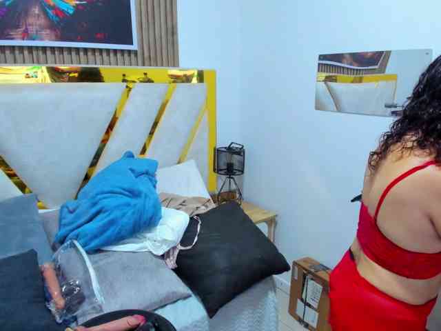 Luna-Naughty1 webcam