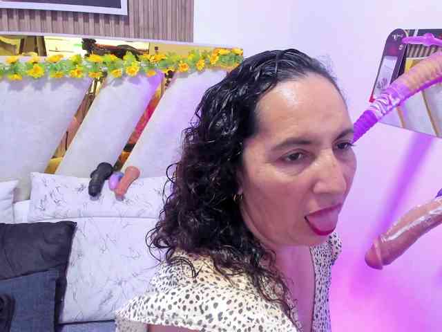 Luna-Naughty1 webcam