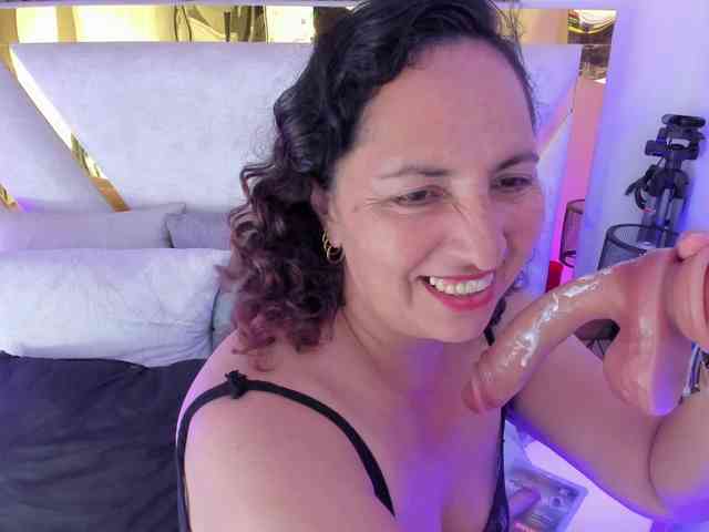 Luna-Naughty1 webcam
