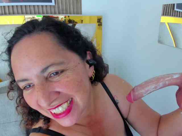 Luna-Naughty1 webcam