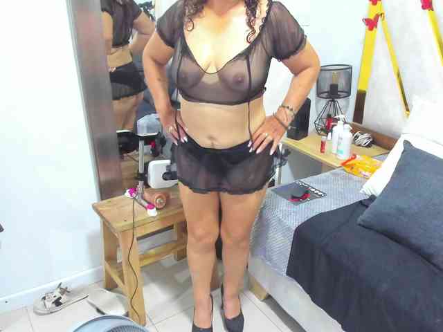 Luna-Naughty1 webcam