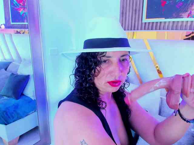 Luna-Naughty1 webcam