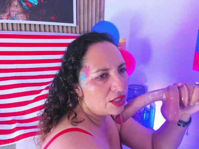 Luna-Naughty1 webcam