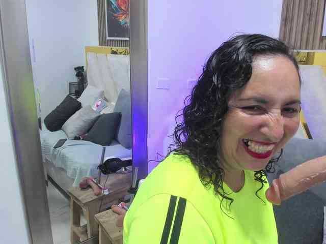 Luna-Naughty1 webcam