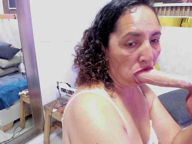 Luna-Naughty1 webcam