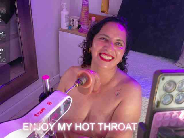 Luna-Naughty1