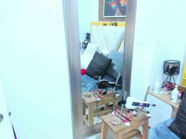 Luna-Naughty1 webcam