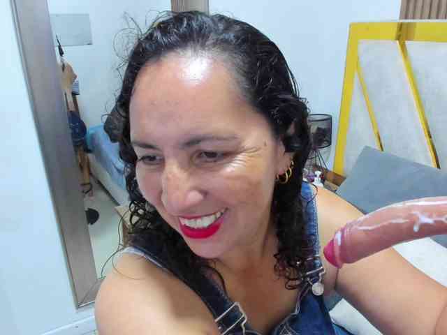 Luna-Naughty1 webcam
