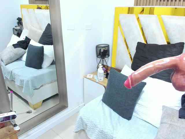 Luna-Naughty1 webcam