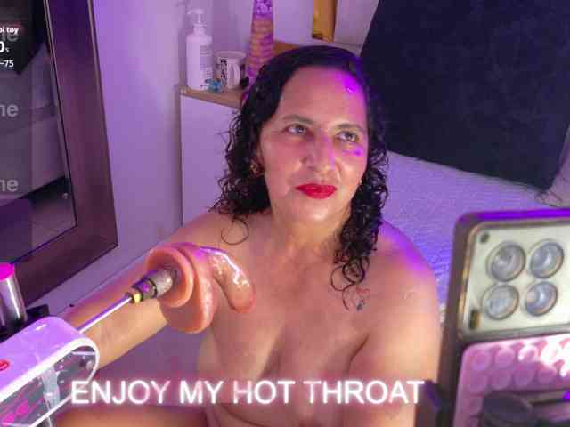 Luna-Naughty1 webcam