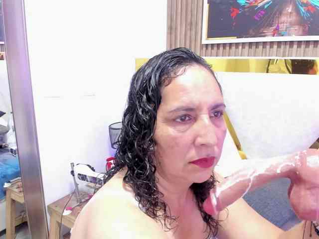 Luna-Naughty1 webcam