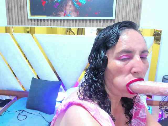 Luna-Naughty1 webcam