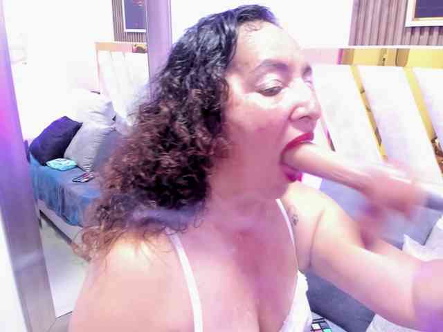 Luna-Naughty1 webcam