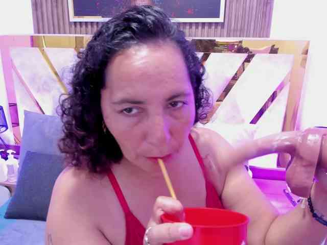 Luna-Naughty1 webcam