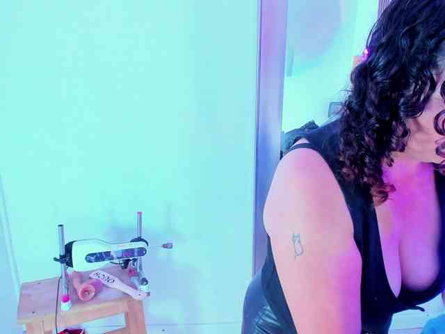 Luna-Naughty1 webcam