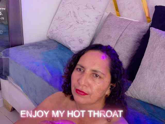 Luna-Naughty1 webcam