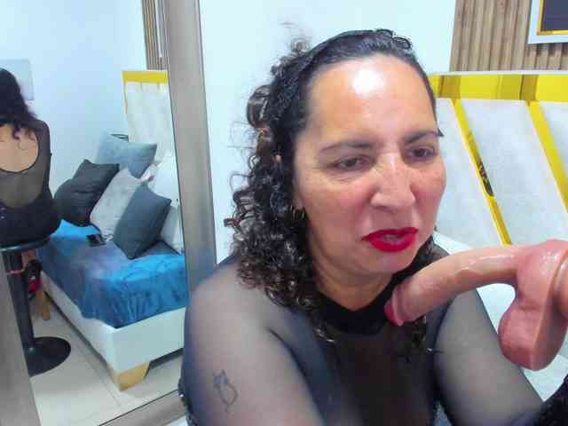 Luna-Naughty1 webcam