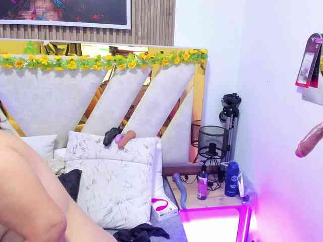 Luna-Naughty1 webcam