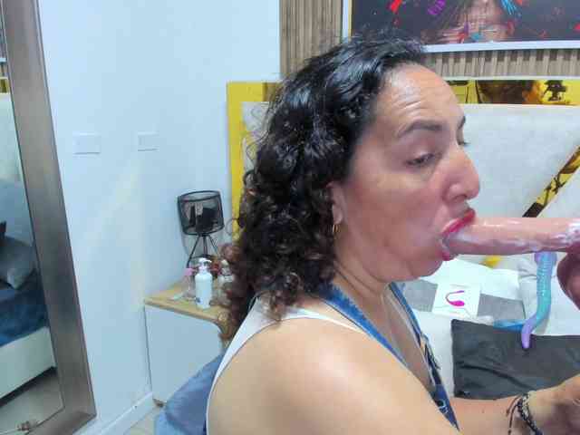 Luna-Naughty1 webcam