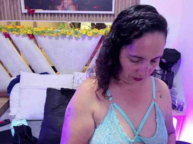 Luna-Naughty1 webcam