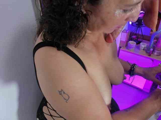 Luna-Naughty1 webcam