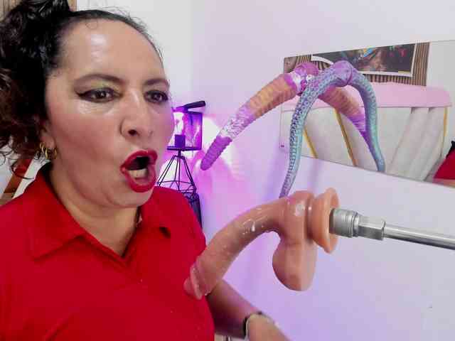 Luna-Naughty1 webcam