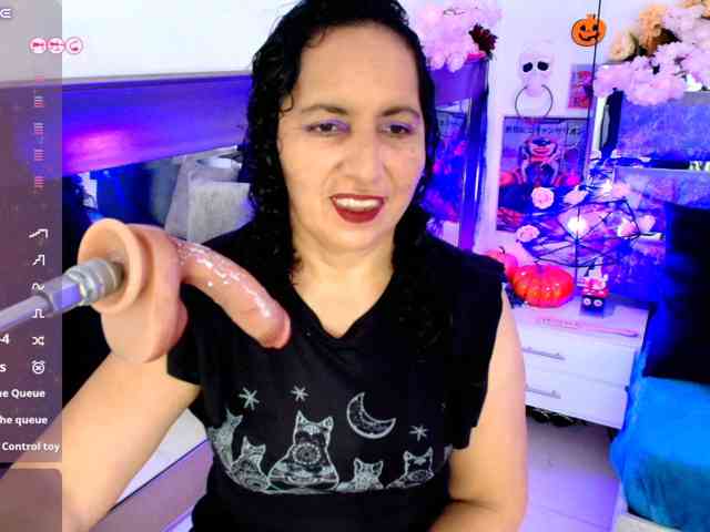 Luna-Naughty1
