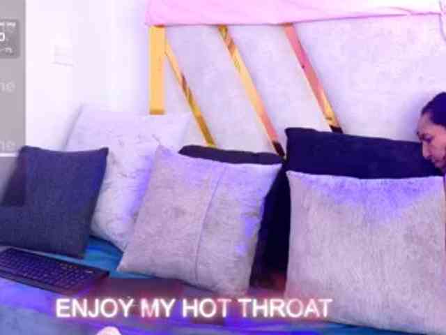 Luna-Naughty1 webcam