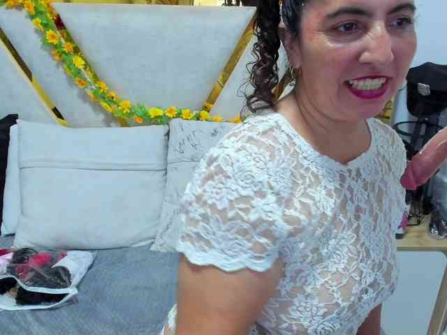 Luna-Naughty1 webcam