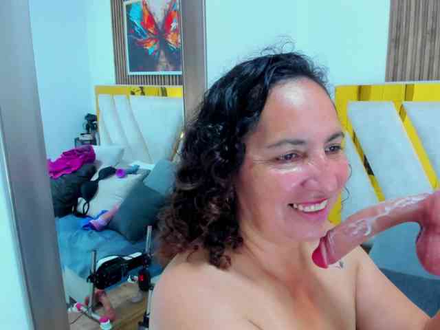Luna-Naughty1 webcam