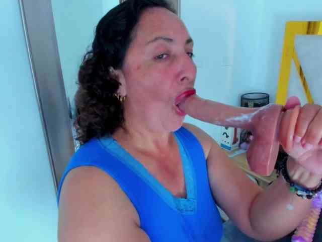 Luna-Naughty1 webcam